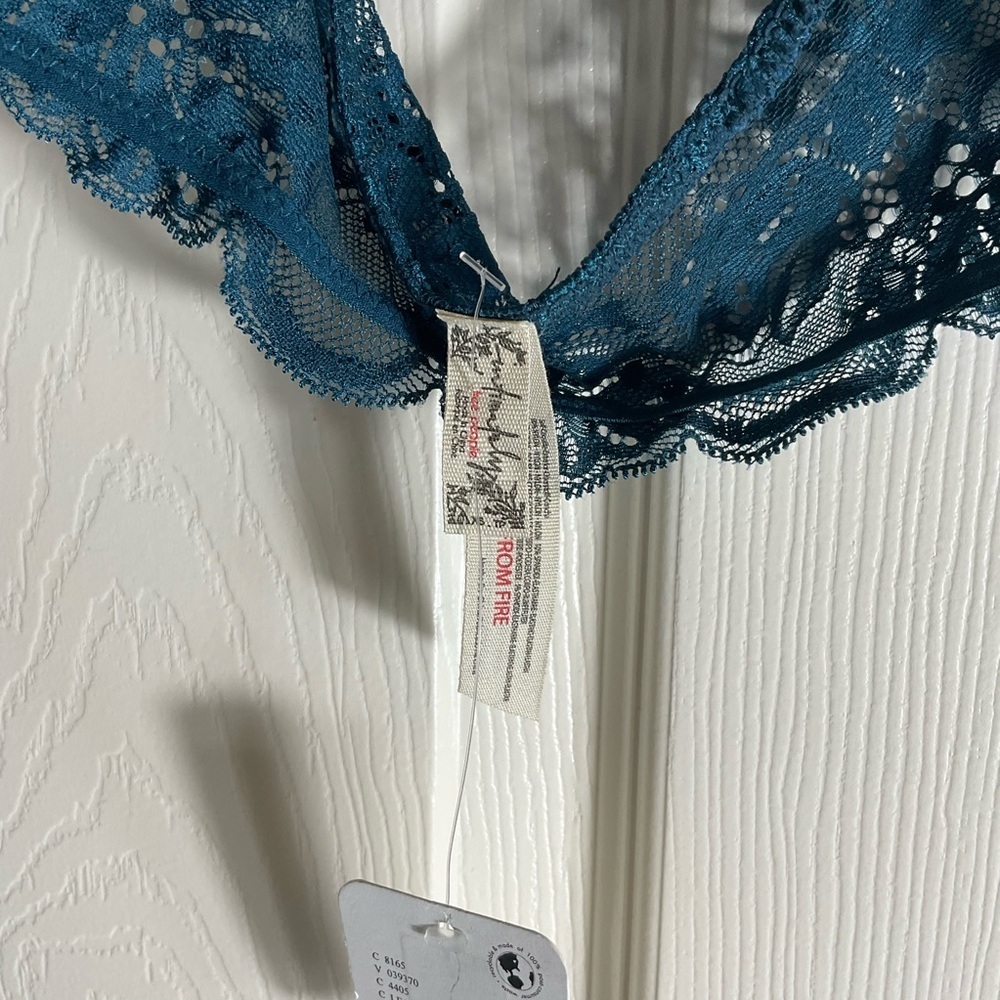 FREE PEOPLE Last Dance Lace Halter Bra / Legion Blue Size XSMALL - Picture 7 of 11